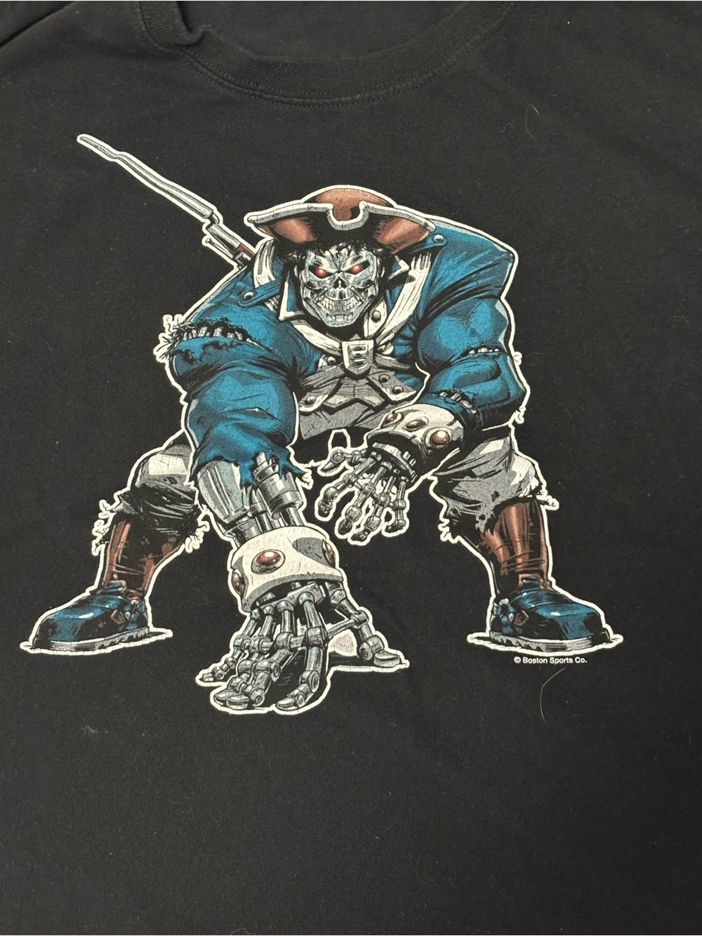 NE PATRIOTS Youth Black T-shirt Terminator wearing Patriot’s uniform Size L